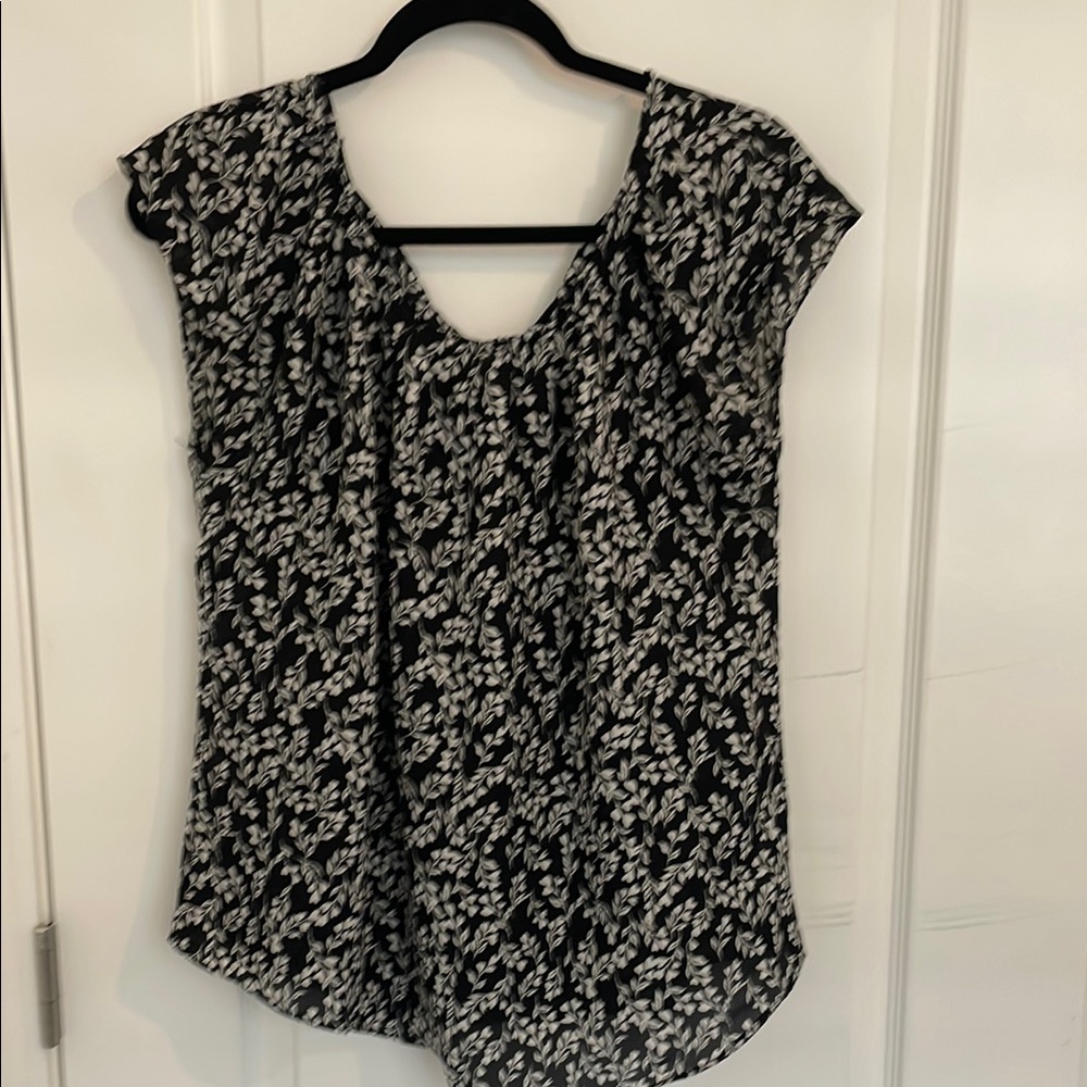 LC Lauren Conrad Black and White Cap Sleeve Blouse